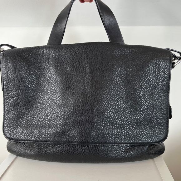 Marc by Marc Jacobs - Men's Briefcase in Grained/Pebbled Italian Leather + Charm - Picture 4 of 16